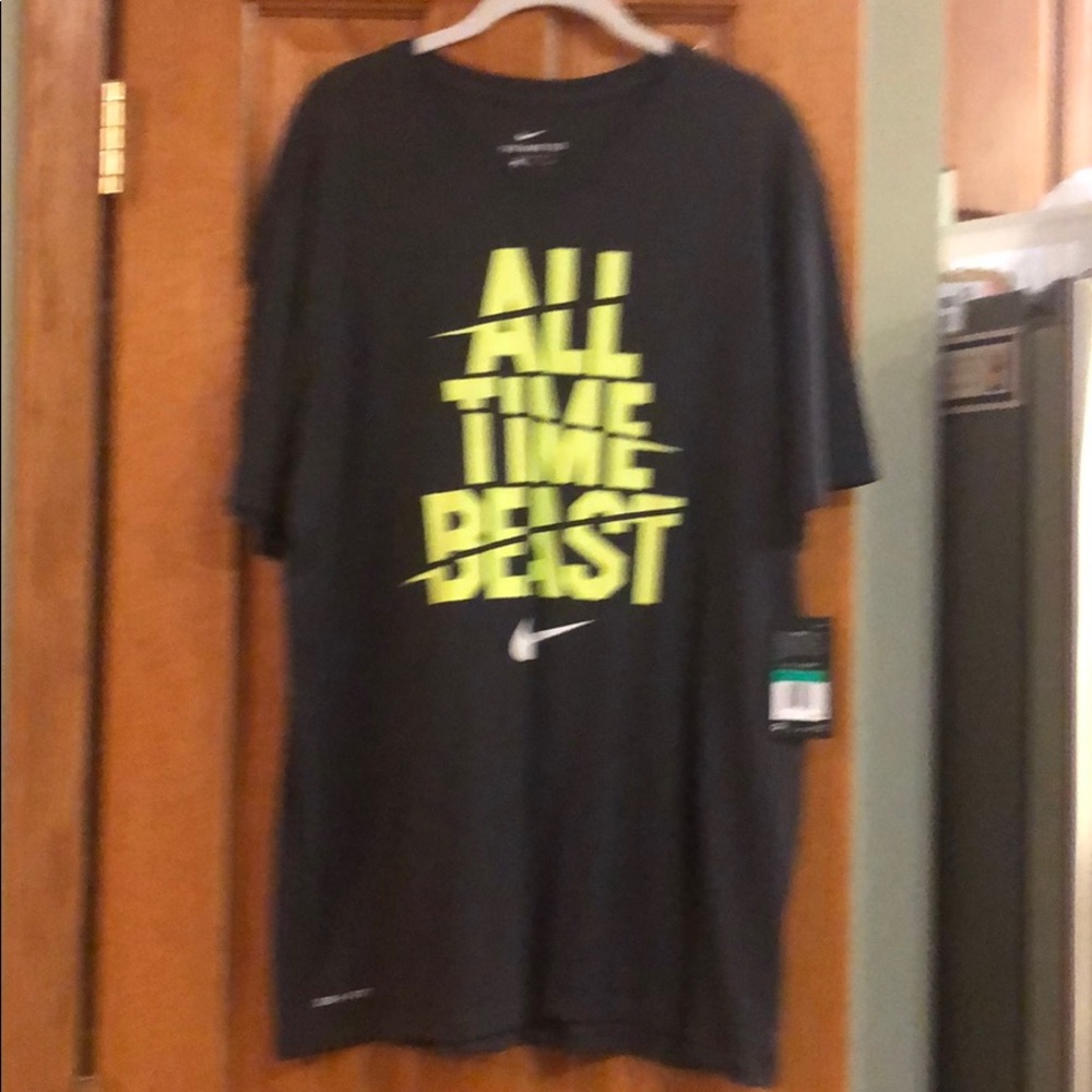 Nike Men’s XL T-Shirt.  NWT